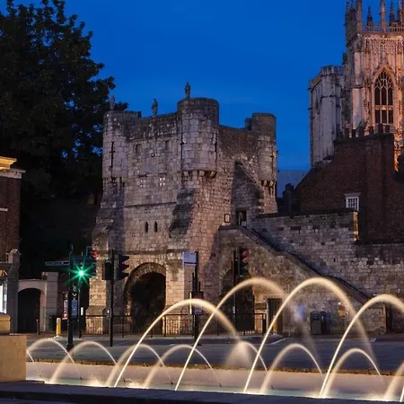 Apartamento The Gillygate Gathering - Centre - Sleeps Up To 18 York