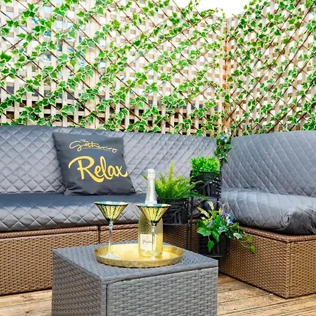 Daire The Gillygate Gathering - Centre - Sleeps Up To 18 York