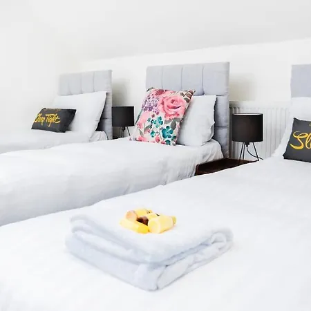 The Gillygate Gathering - Centre - Sleeps Up To 18 Daire York