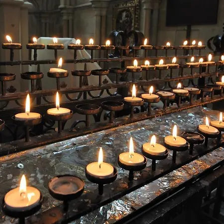 The Gillygate Gathering - Centre - Sleeps Up To 18