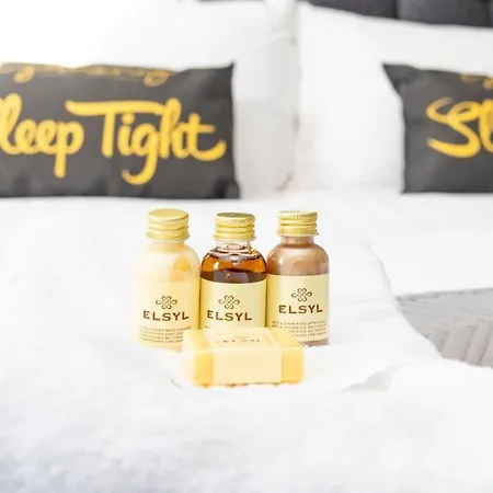 The Gillygate Gathering - Centre - Sleeps Up To 18 Lejlighed *