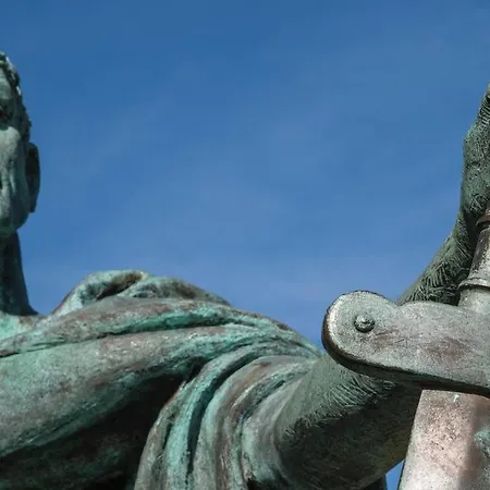 The Gillygate Gathering - Centre - Sleeps Up To 18 York