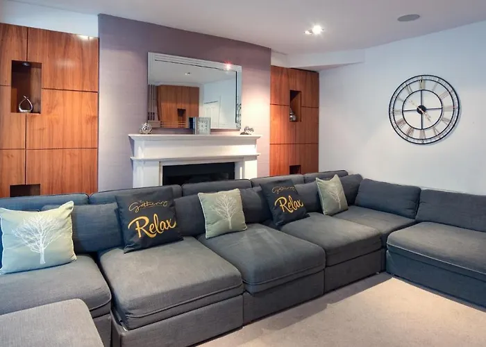 Apartment The Gillygate Gathering - Centre - Sleeps Up To 18 *