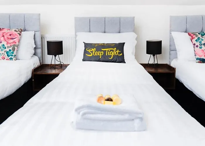 The Gillygate Gathering - Centre - Sleeps Up To 18 Apartment