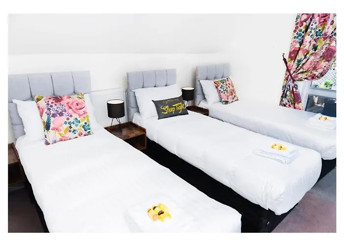 The Gillygate Gathering - Centre - Sleeps Up To 18 * York