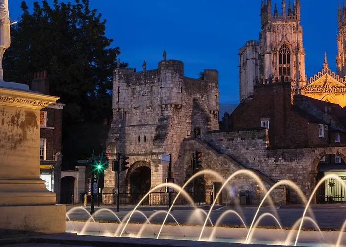 Apartment The Gillygate Gathering - Centre - Sleeps Up To 18 York