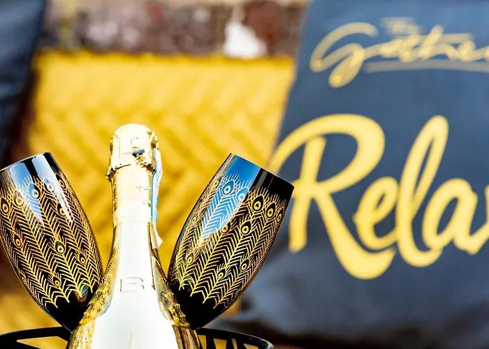 The Gillygate Gathering - Centre - Sleeps Up To 18 Apartment *