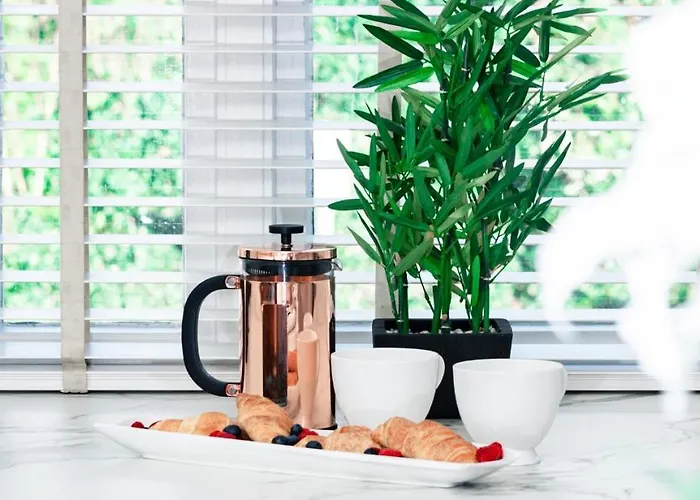 The Gillygate Gathering - Centre - Sleeps Up To 18 *