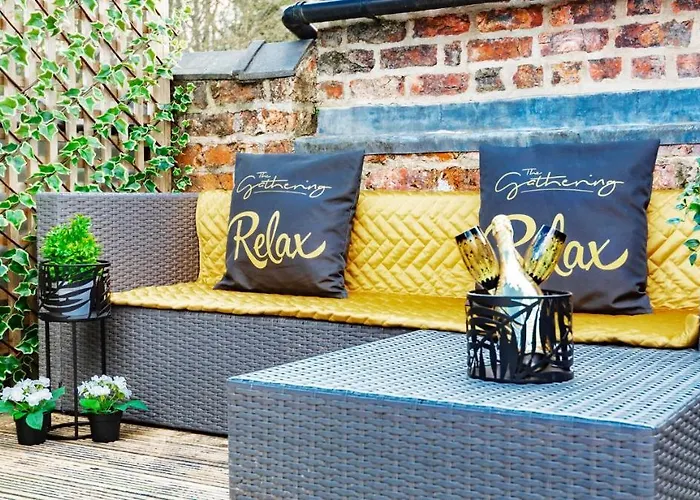 Apartment The Gillygate Gathering - Centre - Sleeps Up To 18 *