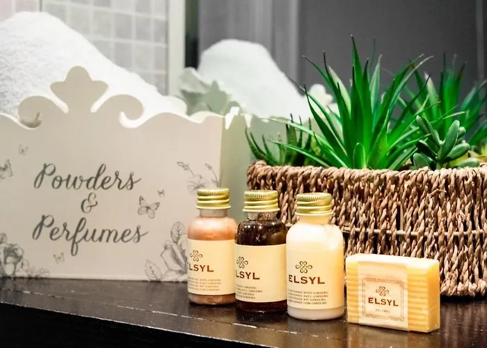 The Gillygate Gathering - Centre - Sleeps Up To 18 Apartment *