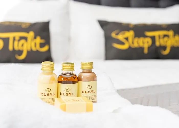 The Gillygate Gathering - Centre - Sleeps Up To 18 York