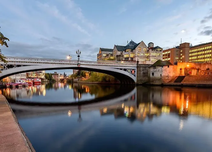 The Gillygate Gathering - Centre - Sleeps Up To 18 Apartment *