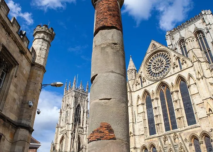 The Gillygate Gathering - Centre - Sleeps Up To 18 Apartment York